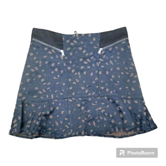 Marc by Marc Jacobs Blue Leopard Print Flared Mini Skirt Pleated Zippers Size 6 - Picture 1 of 10